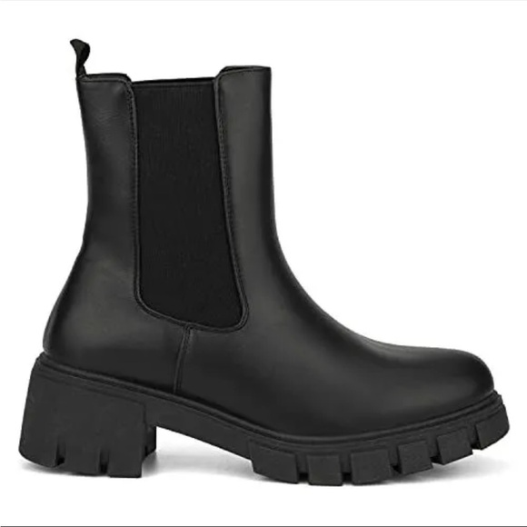 Olivia Miller Women's Arianna Lug Sole Chelsea Booties Black Size: 8.5 - Picture 3 of 5